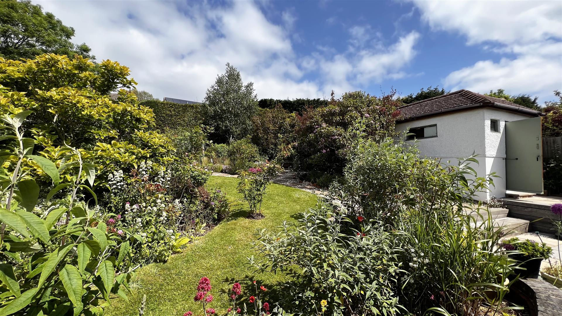 Ochiltree Road, Hastings Rush, Witt & Wilson